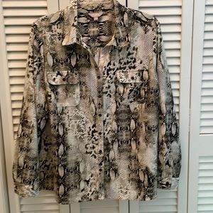 Coral Bay long sleeve XLP.   black, cream, olive green,   Two pockets in…